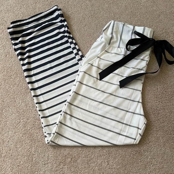 Palazzo Pants. Boho/Indie. Size Med (these run small) NWT - Picture 2 of 5